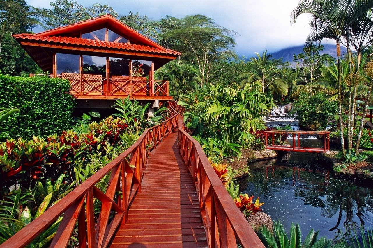 tabacon_1_lush-gardens-tabacon-resort.jpg