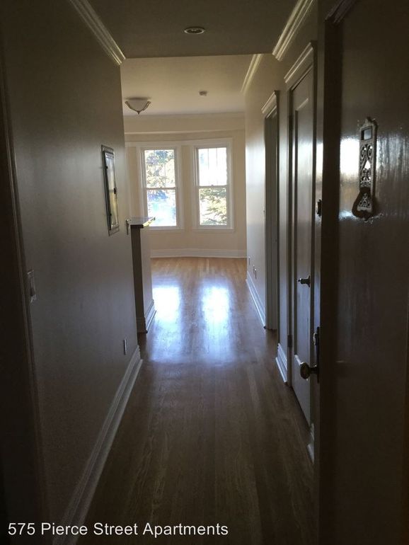 575 Pierce - hallway.jpg