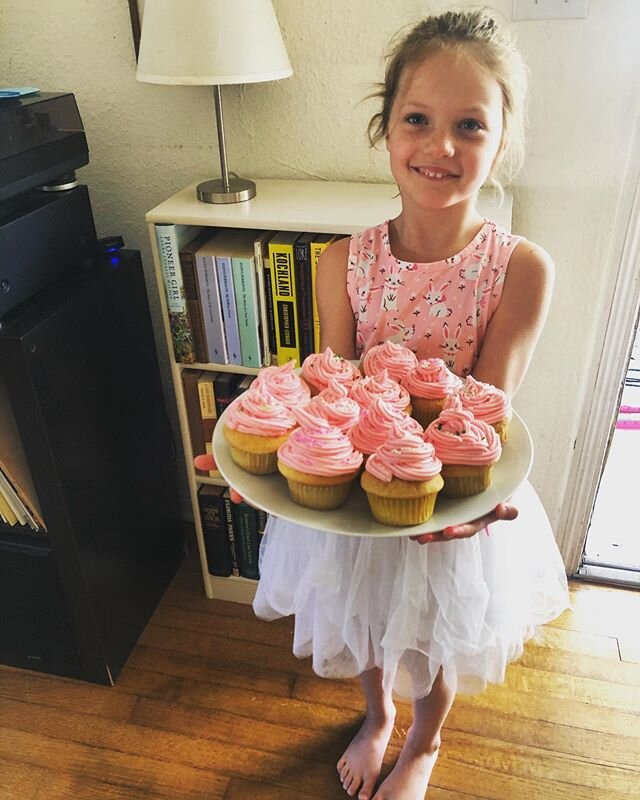 Elizabeth Blake Brooker has successfully met or exceeded the requirements to pass Kindergarten. She&rsquo;s so excited to go to First Grade and see all her friends back at the Sanderlin School! We made her these cupcakes this morning to celebrate. ❤️