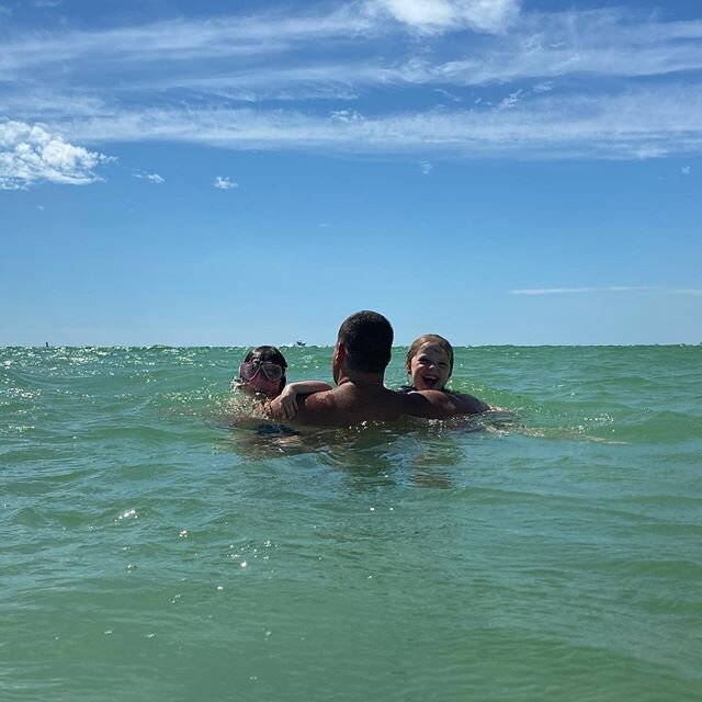 A perfect Thursday beach evening. 1.) Swimming the girls from Florida to Texas. 2.) Anne&rsquo;s baby thorny oyster 3.) Nanny and the girls. ..
...
....
.....
....
...
..
.
#florida #gulfofmexico #ocean #beach #floridagirl #shell #shells #water