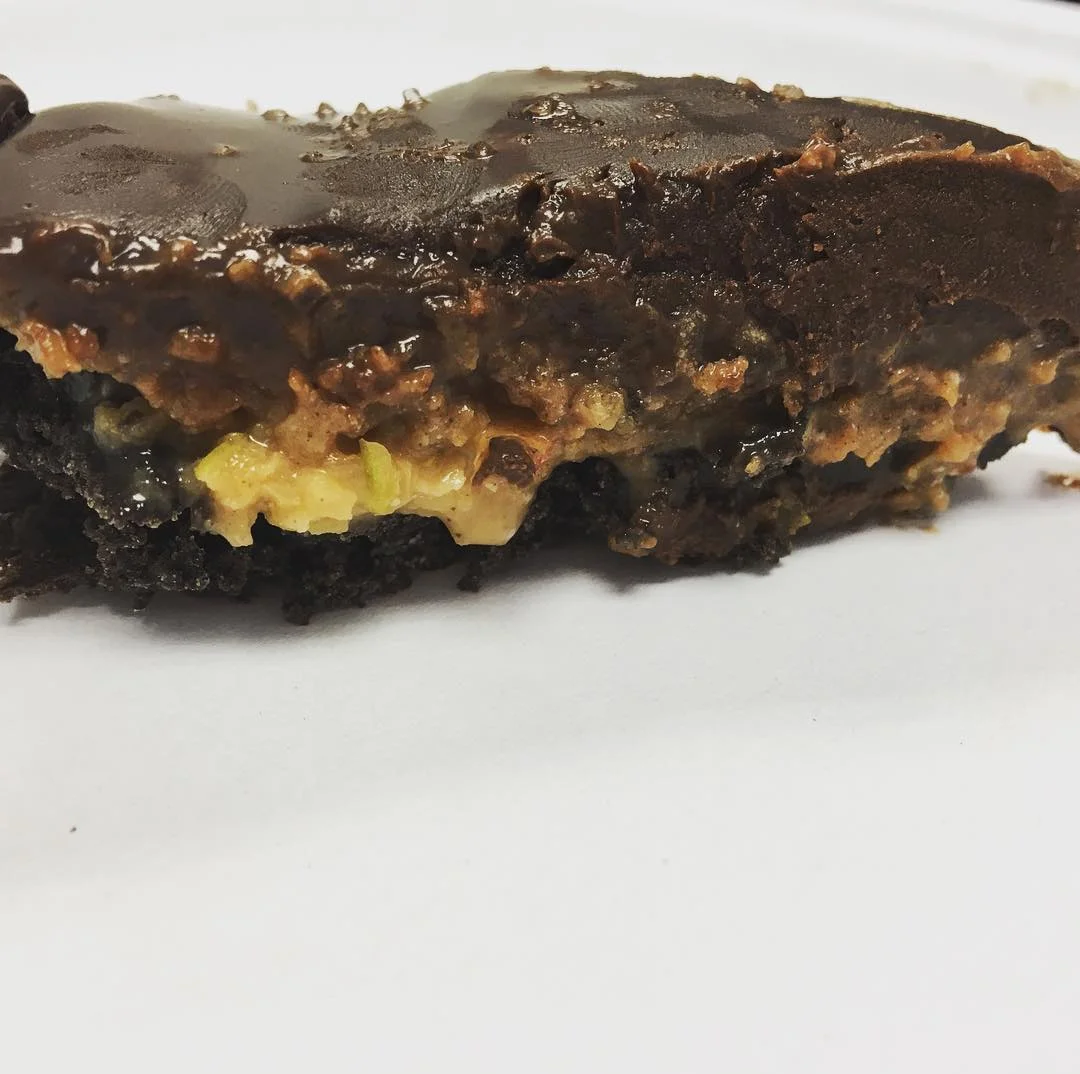 ChocolateCaramelApplePie_slice.jpg