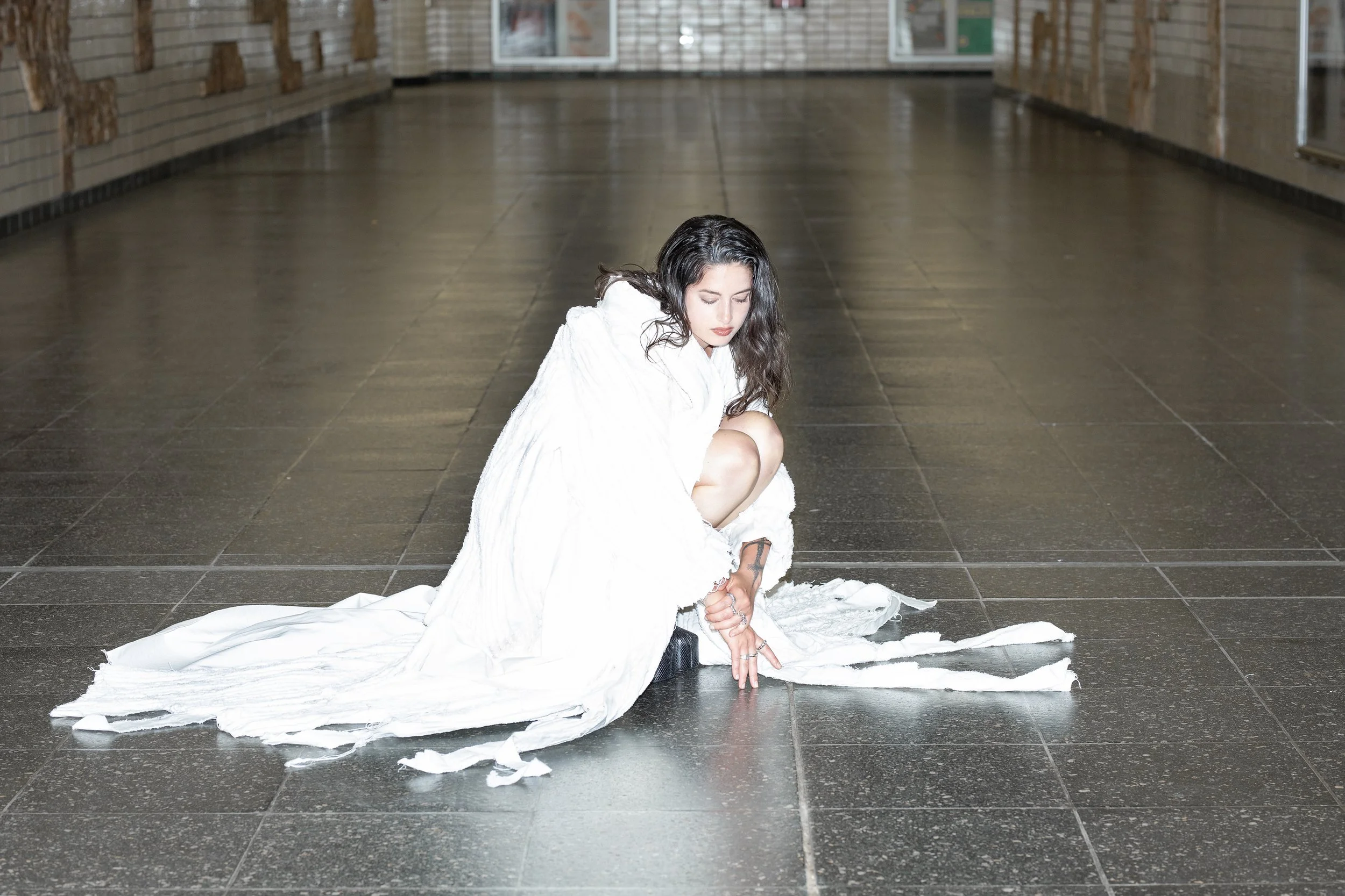 Stela Alusi- Raymond V3.jpg