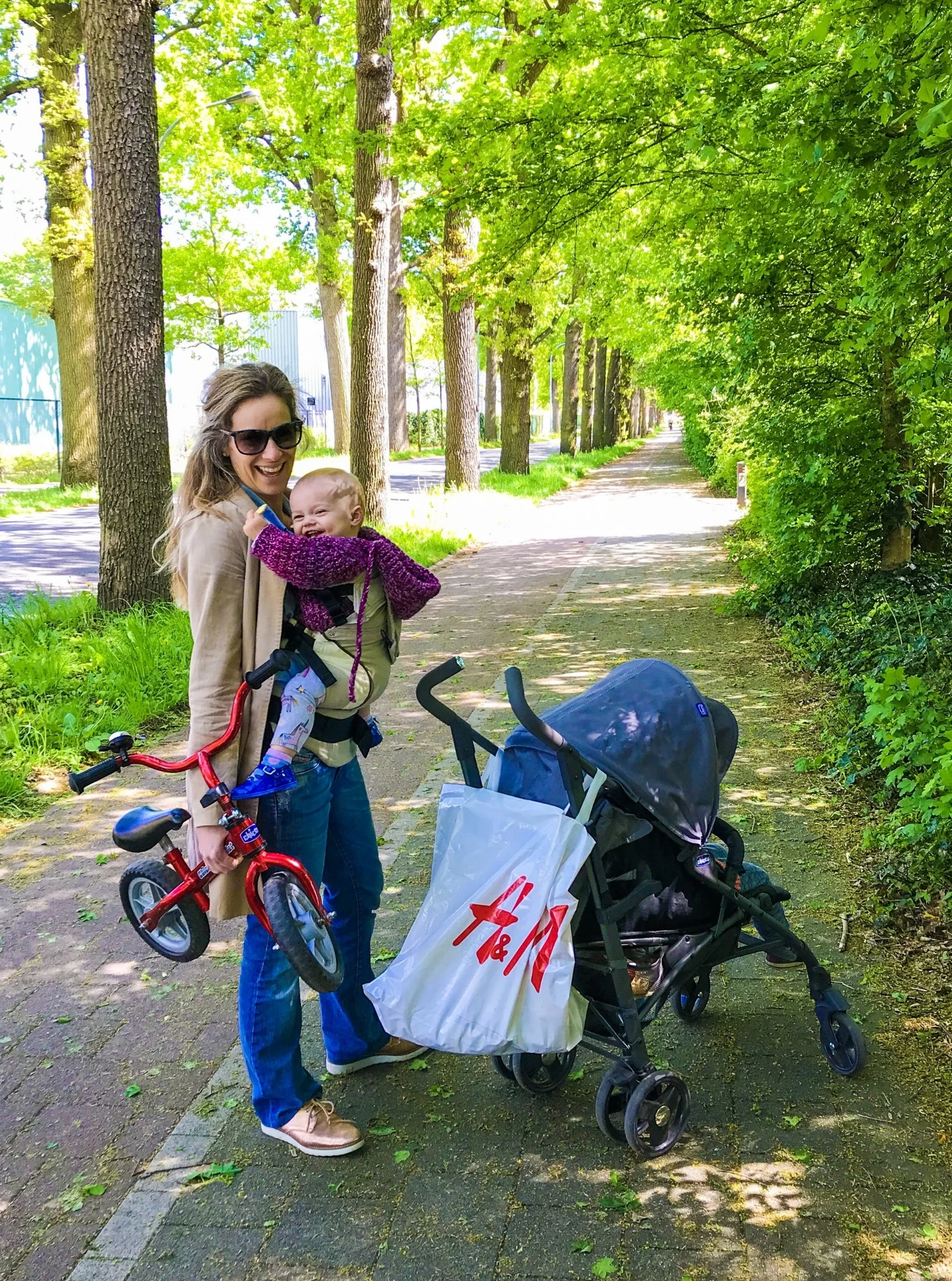 The Secret to Stressless Travel with Little Kids (in a handy infographic!)
