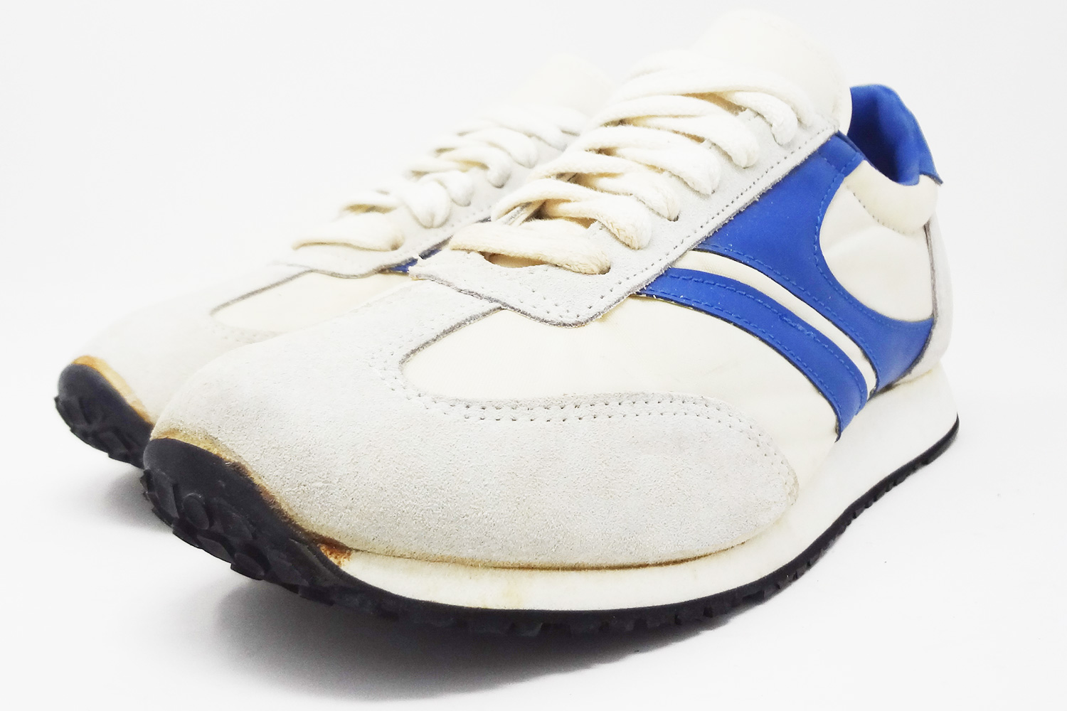 Vintage 80s Cosmos running shoes @ The Deffest