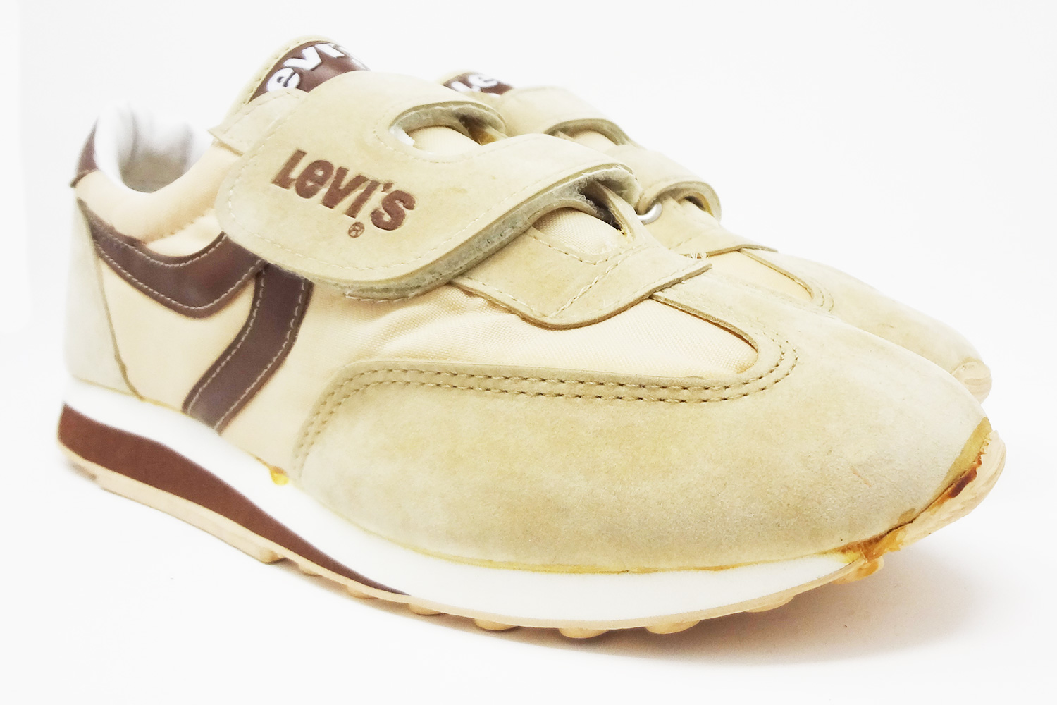 levis velcro shoes