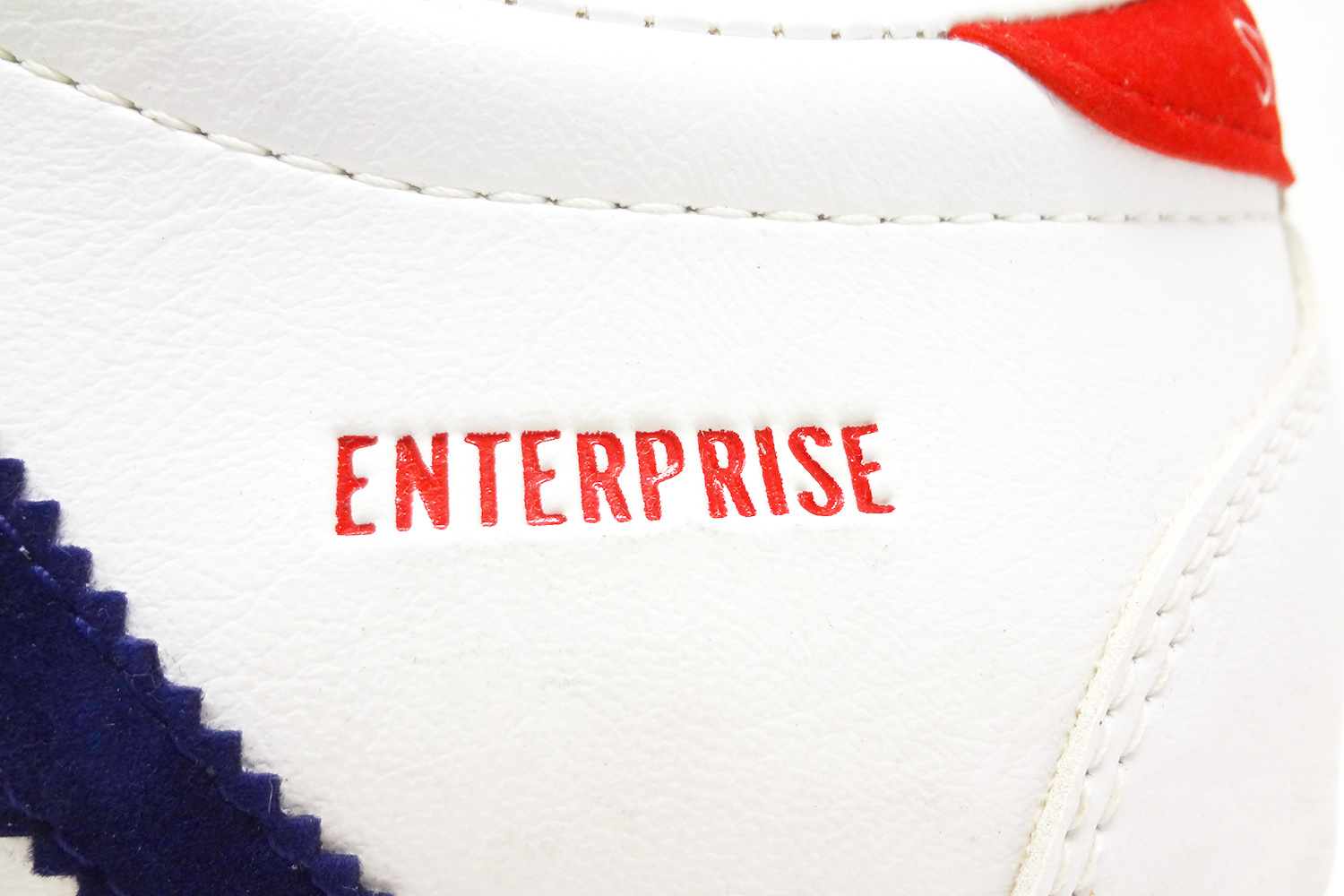 Bob Wolf Super Pro Enterprise 70s vintage sneakers embossed logo detail @ The Deffest