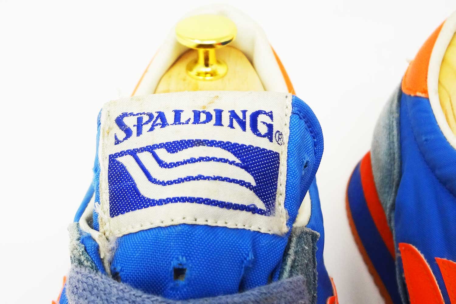 Spalding vintage sneaker label logo detail @ The Deffest