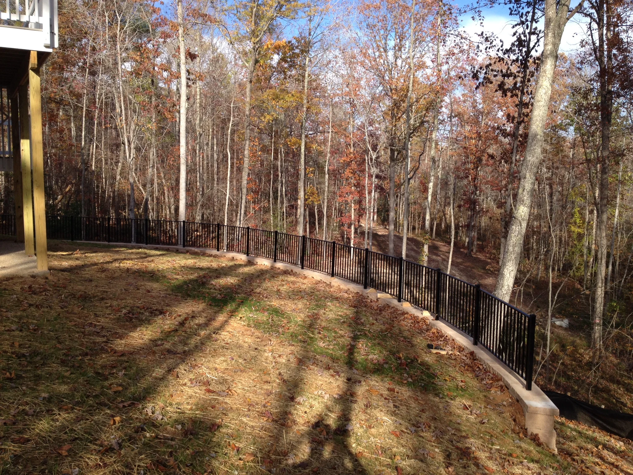 Residential custom curved fencing