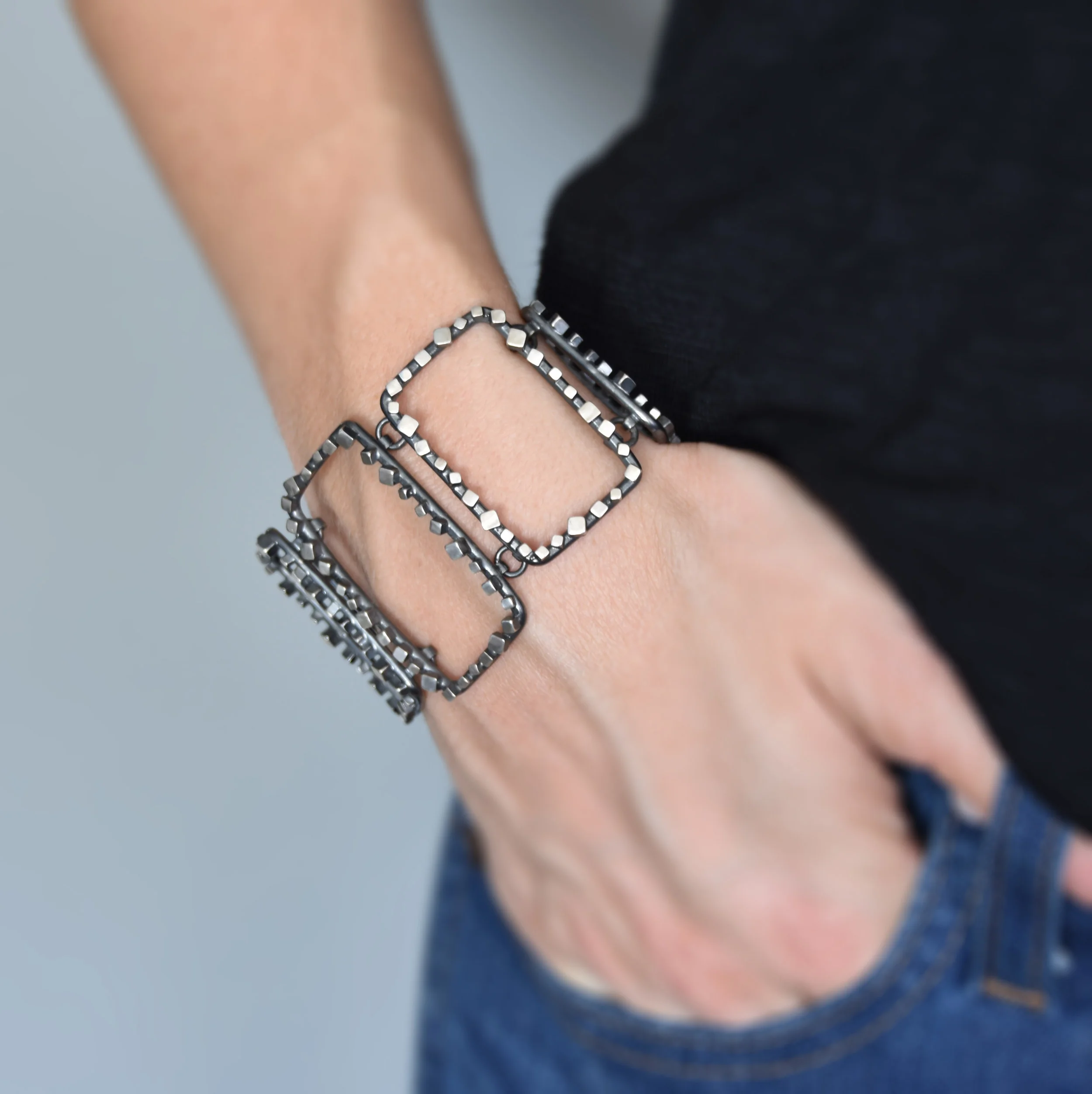 rectanglecubebraceletselfie.jpg