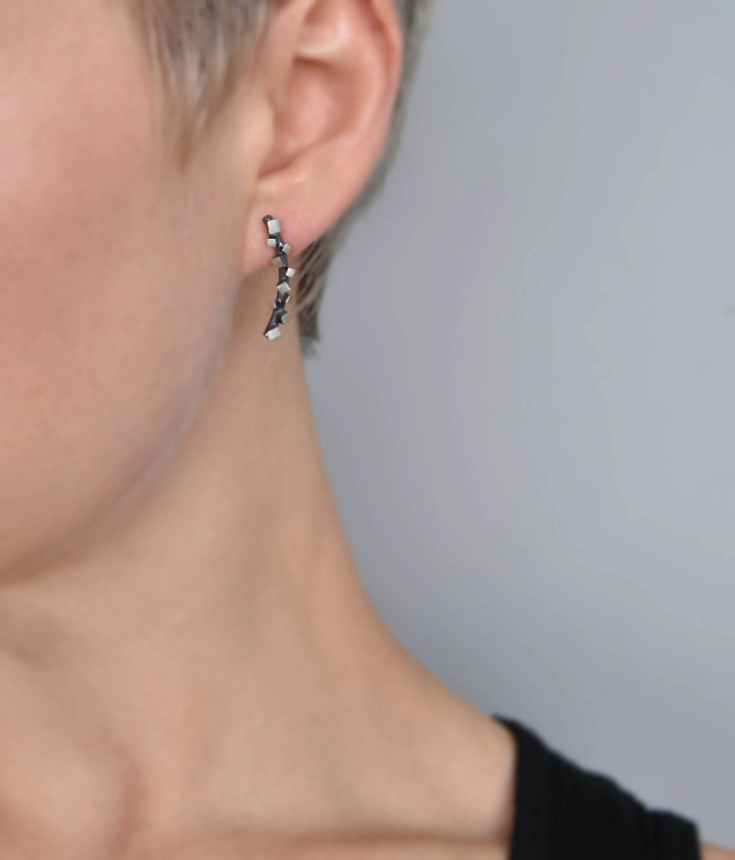 shortcubeearringselfie.jpg