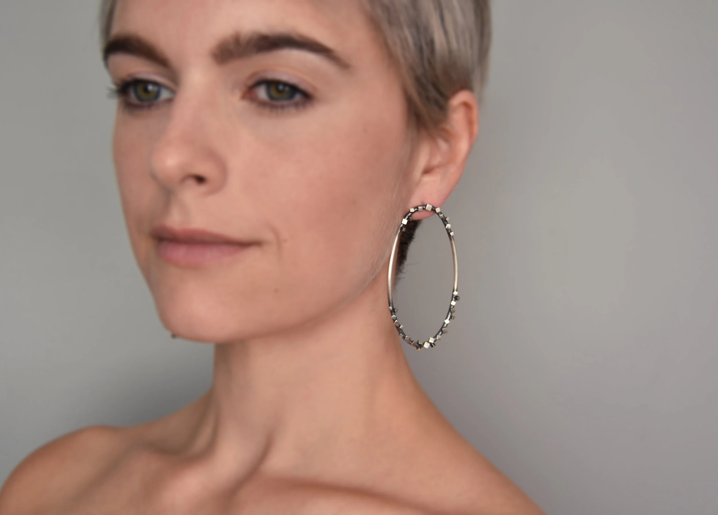 ovalcubeearringselfie.jpg