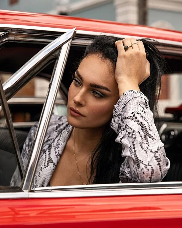 Getting ready for new projects, getting some nice stuff done for you all 🙌🏼 We are back in business! If you need some beautiful shots for your brand let me know in the DMs or email ✨⠀
&bull;⠀
Here is another one with the stunning Dev @devinnfox ⚡️ 