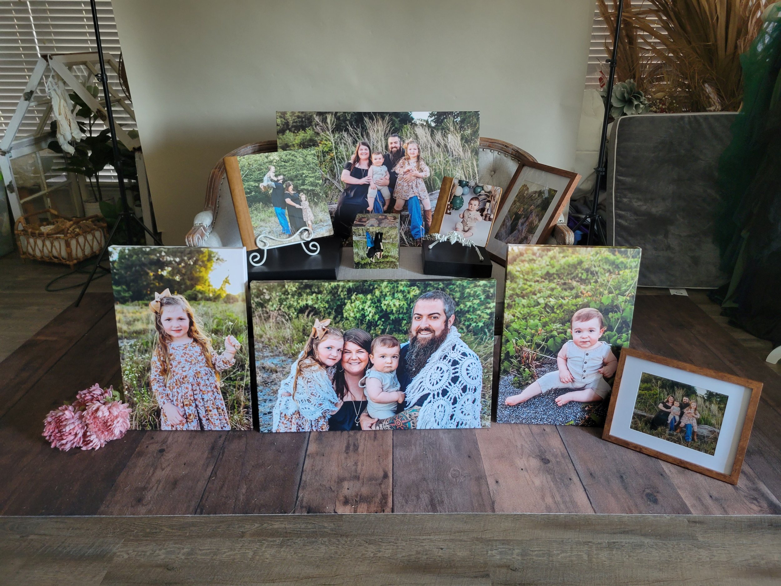 Luxury wall art, albums, and quality photos in family portrait studio located in Jacksonville, FL. Photos have outdoor photo shoots with sunset and golden light and high end finishes.