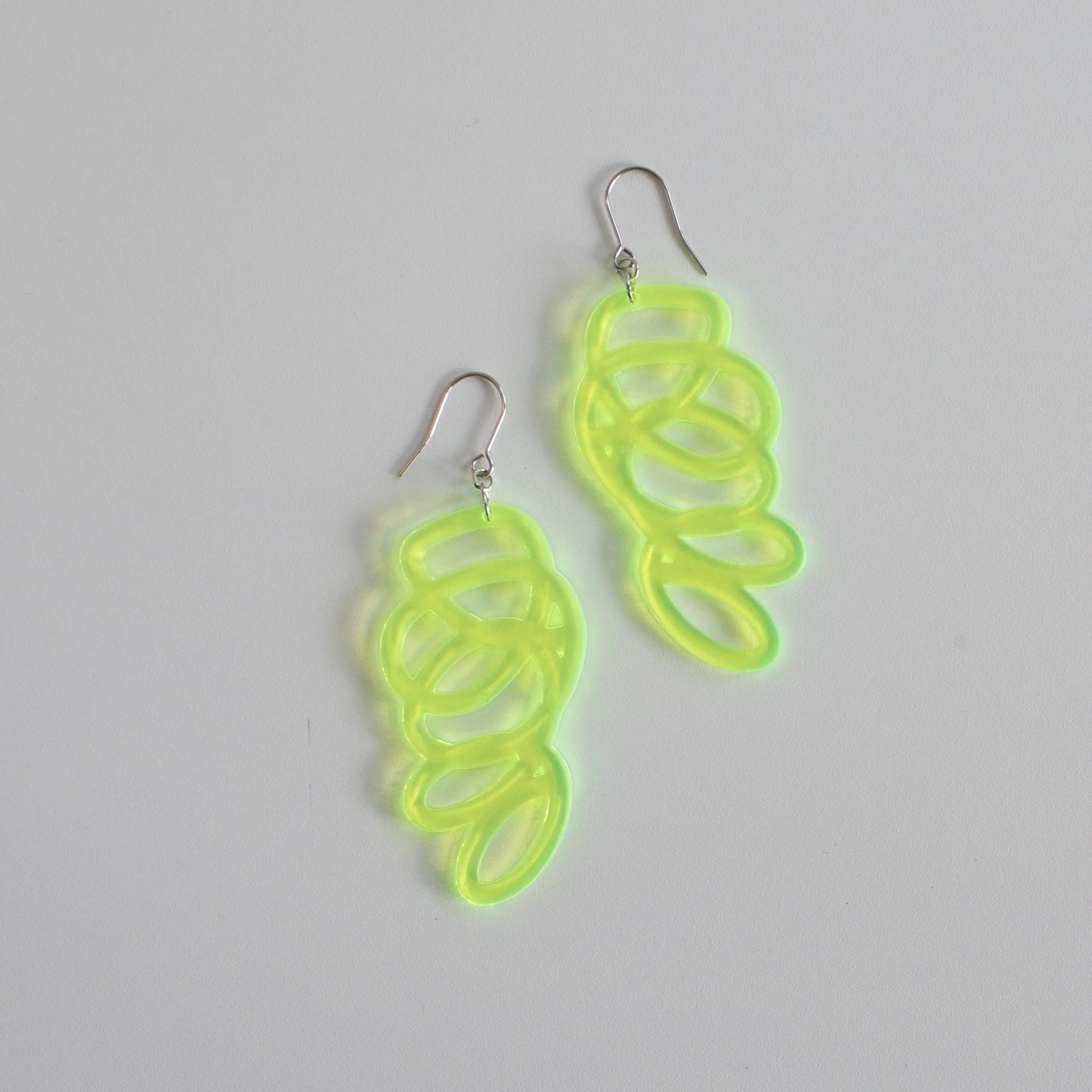 a mano-louisa podlich-acrylic earrings-handmade-1.jpg