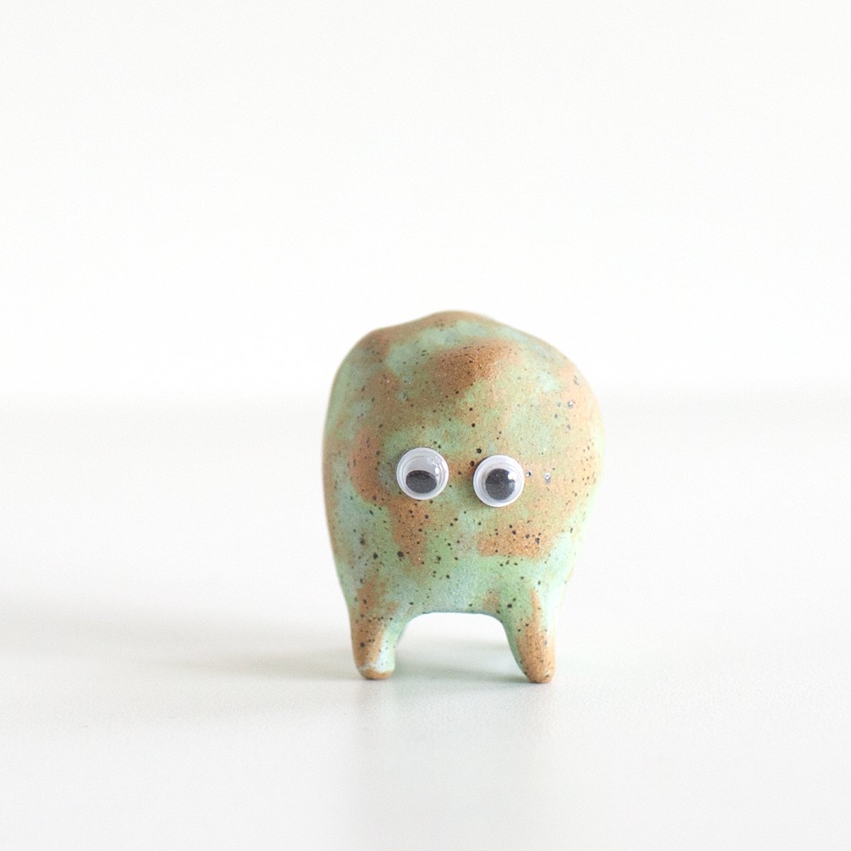 a mano-louisa podlich-ceramic-clay-pottery-critter-handmade-4.jpg