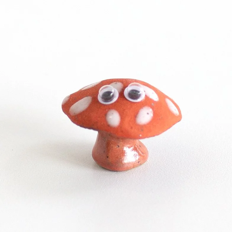 a mano-louisa podlich-ceramic-clay-pottery-mushroom-handmade-1.jpg