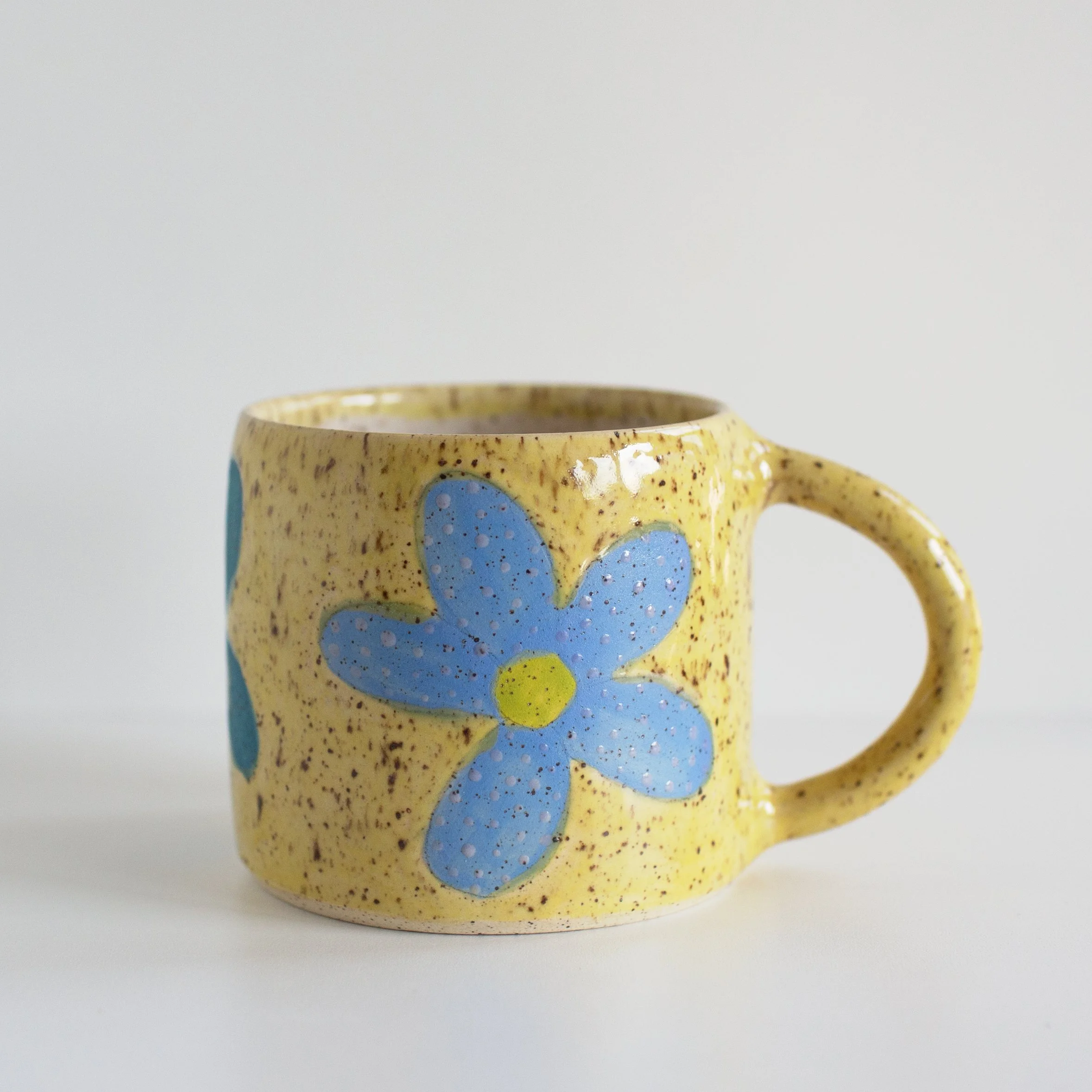 a mano-louisa podlich-clay-ceramic-pottery-wheel thrown-mug-handmade-flower-mug-2.3.jpg