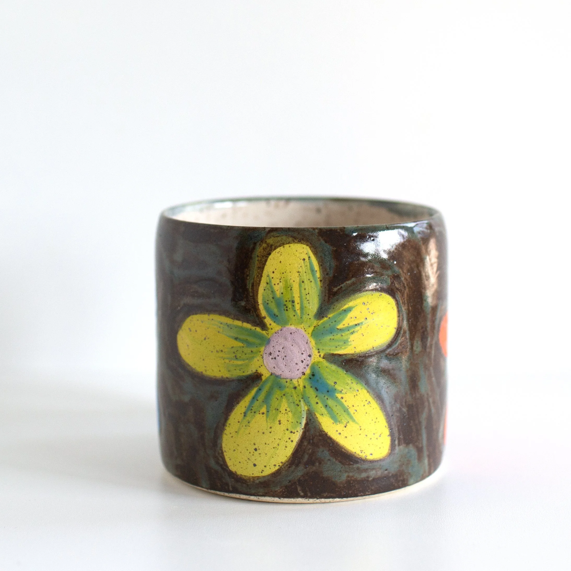 a mano-louisa podlich-clay-ceramic-pottery-wheel thrown-mug-handmade-flower-mug-3.2.jpg