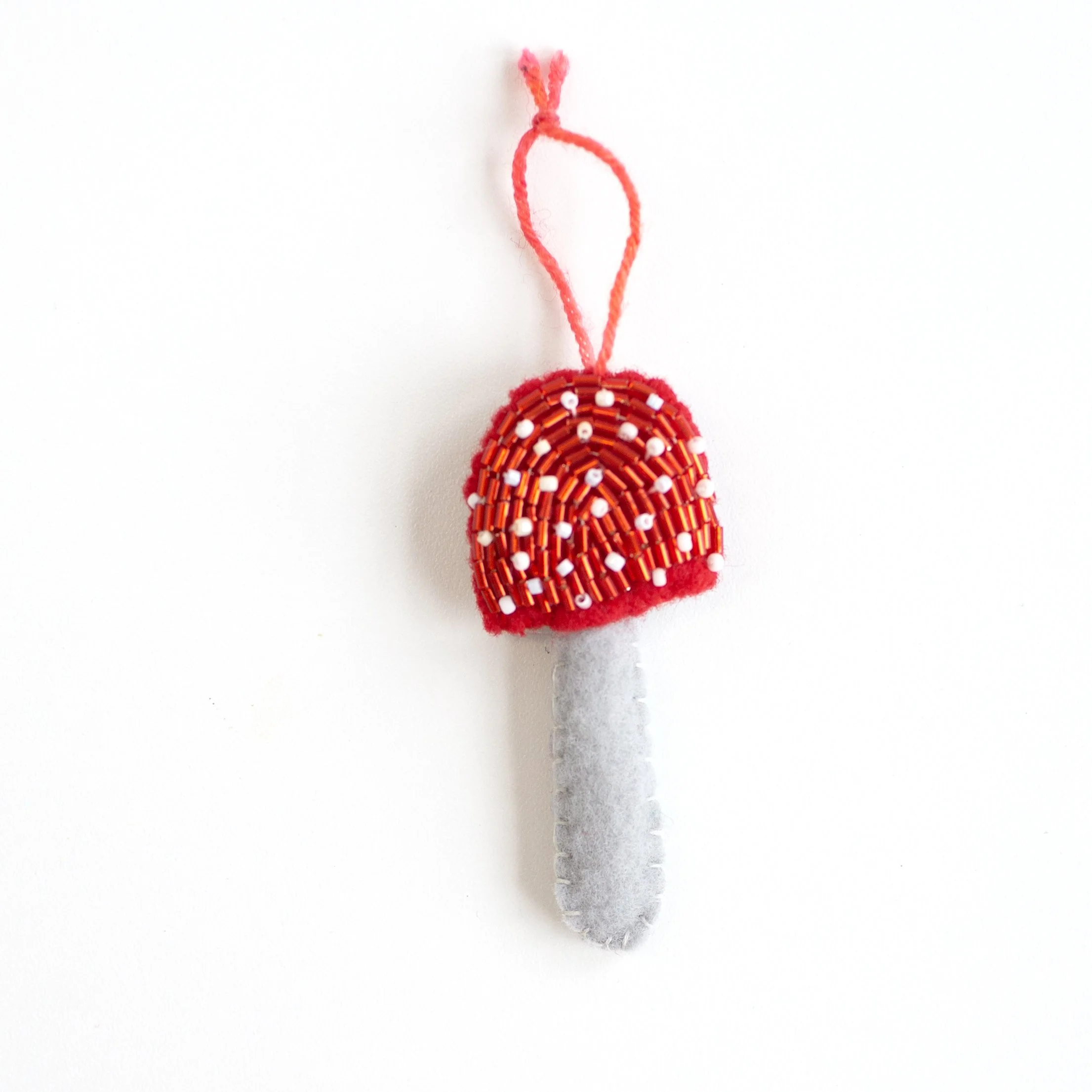 a mano-louisa podlich-ornament-felt-handmade-mushroom.jpg