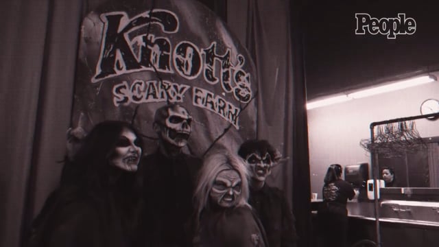 KNOTTS BERRY FARM | TRAVIS BARKER