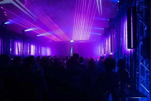 Resolution will be taking place at Aures London, located in the Leake Street tunnel in Waterloo with the nearest stations being Waterloo, Westminster and Southwark. For more details of the venue and location, please see their website.⁣
⁣
There are a 
