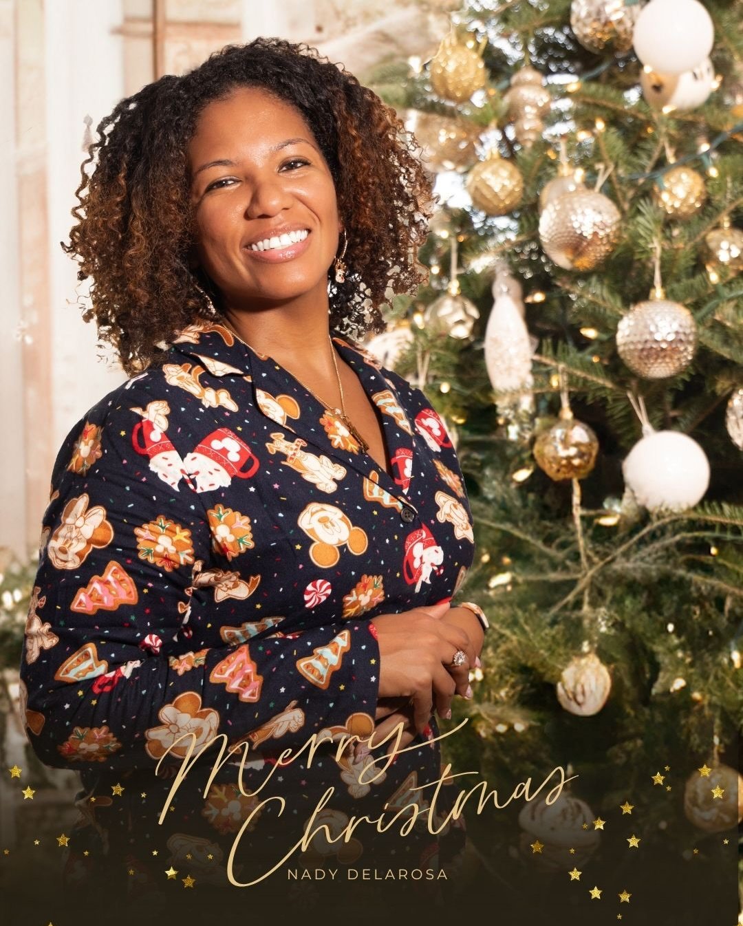 As a photographer sometimes you have to take your own shots and do your own edits. I decided on a Christmas Day photoshoot. I love being a photographer. 

Merry Christmas beautiful people. 

#christmasphotoshoot #merrychristmas #holidays #selfportrai