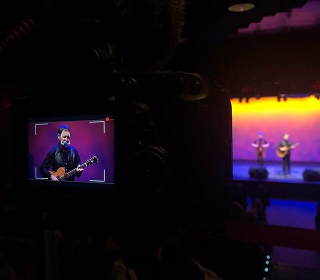 Capturing this rocking gig at Marion theatre, Adelaide.
.
.
.
#video #videographer #adelaide #adelaidevideography #southaustralia #gig #recording #guitar #singer #canon #canon5d #70200mmf28 #70200mm #5d70200 #show #capture #videolife #bestjobever