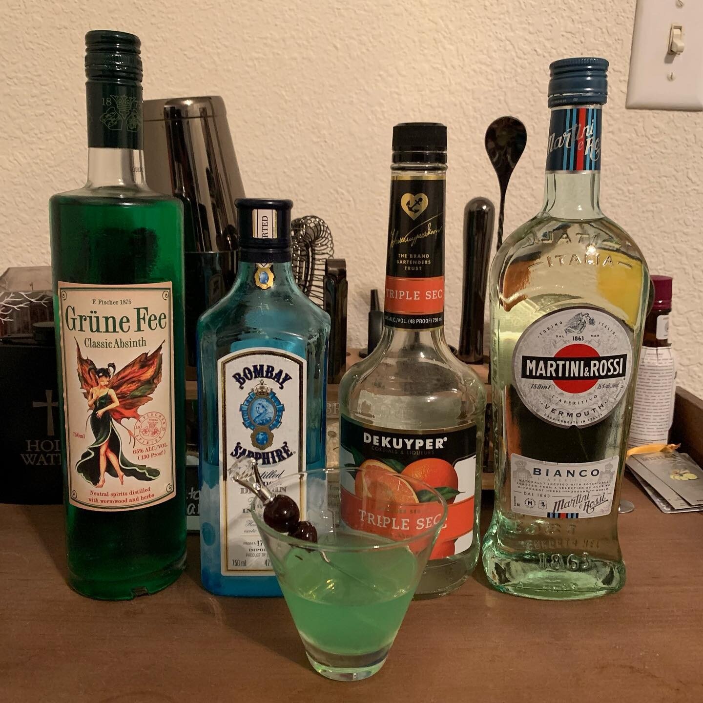 Today we watched Kill Bill, but I couldn&rsquo;t think of a drink for it so instead here&rsquo;s one for Uma Thurman&rsquo;s superior role as Poison Ivy in Batman and Robin:

The Botanist:
&bull;1.5oz gin
&bull;1oz absinthe 
&bull;1oz Blanc Vermouth
