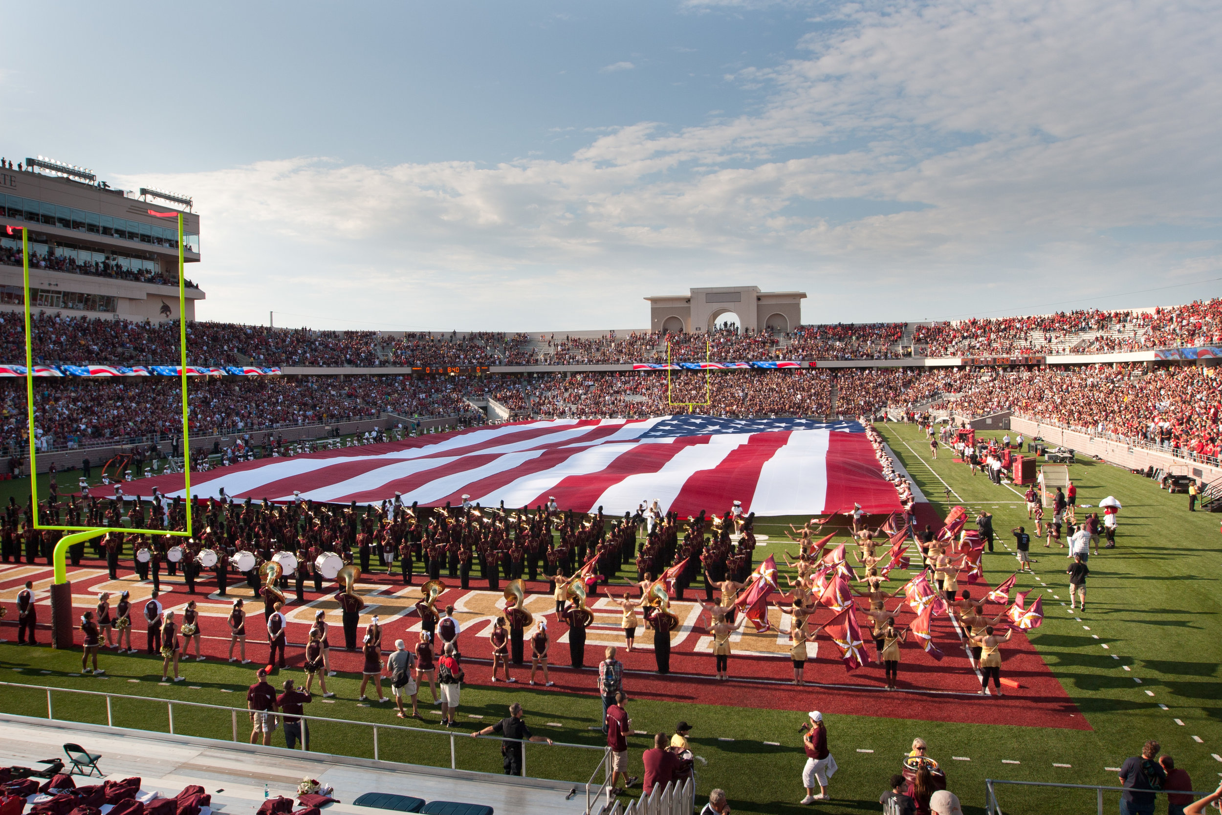 Texas-State-Bobcat-Stadium-Flag-BallParchitecture.jpg