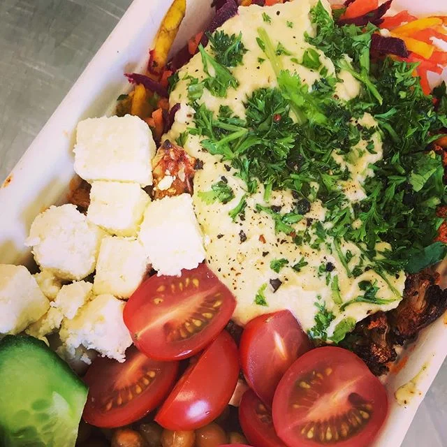 Round 2 this ones a beauty dukkah spiced cauliflower, raw beetroot & carrot, pickled radish, cherry tomatoes, cucumber, @whitestonecheeseco feta, hummus & toasted chick peas 💥 BOOM GF .
.
.
#jaksisland #nelsonshines #cheflife #love #nelsonnz #saladbowl #nourish #nourishbowl #glutenfree #lunch #summer #salad #bossbabe #dailysalads #dinner #breakfast #freshfood #tasty #grabandgo #eatingontherun