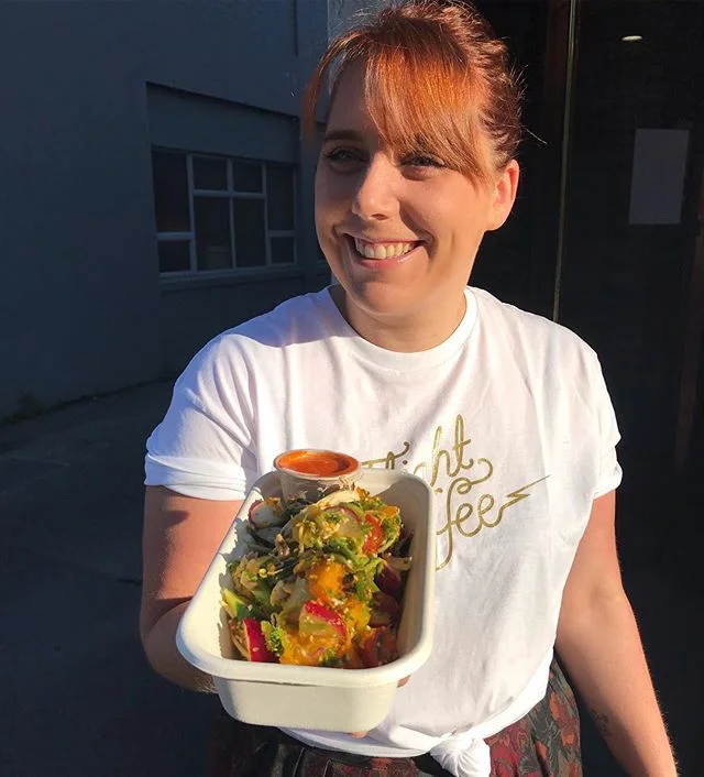 Another beautiful sunny Nelson morning everyone. This calls for a colourful salad bowl featuring the gorgeous @kate_elizabeth880_ 💗 
Today we have for you all a rainbow salad with roast pumpkin, tomato, courgette noodles, asparagus, sesame seeds, radish, cucumber with a roasted red pepper dressing with or without shredded chicken. GF DF V 🌱
•
•
•
#nelsonshines #cheflife #love #jaksisland #jaksislandcatering #nelsonnz #lunch #saladbowl #nourish #goodfood #grabandgo #goodness #healthyfood #colourfullfood #vegetables #freerange #kate