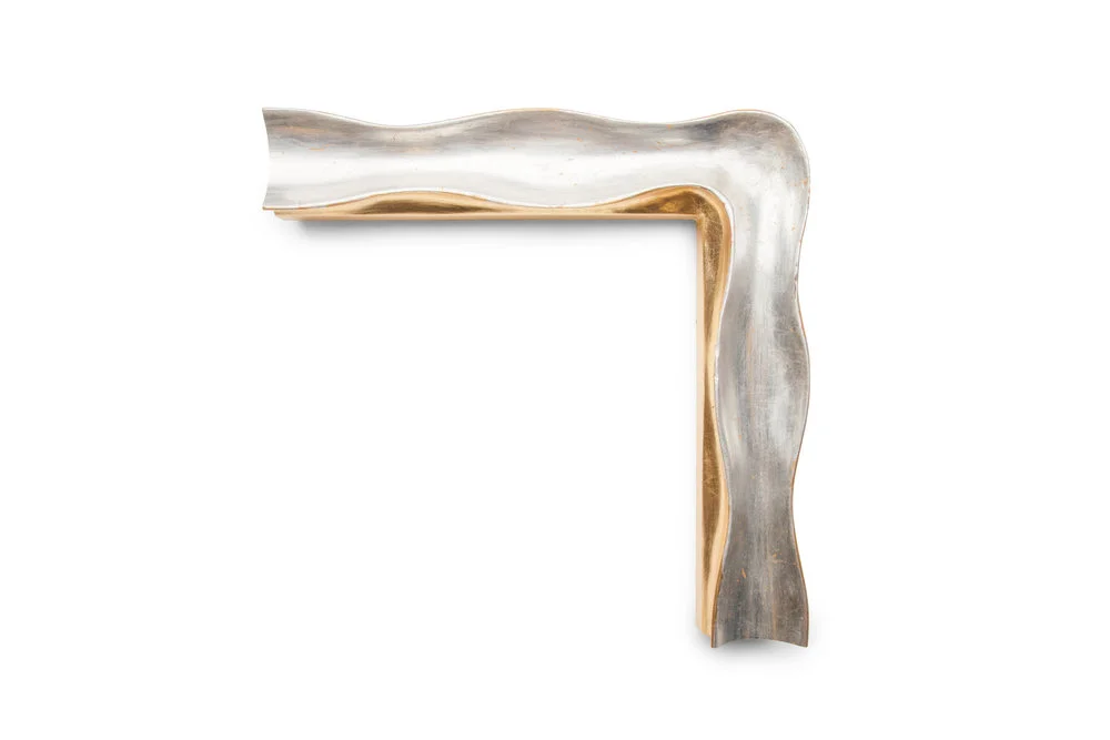 2 1/2” Oscillating Cassetta in Metal Leda Silver and Gold The romantic curves are inspiring on artworks with meandering movement while the contrast of silver and gold embody both a sense of coolness and warmth