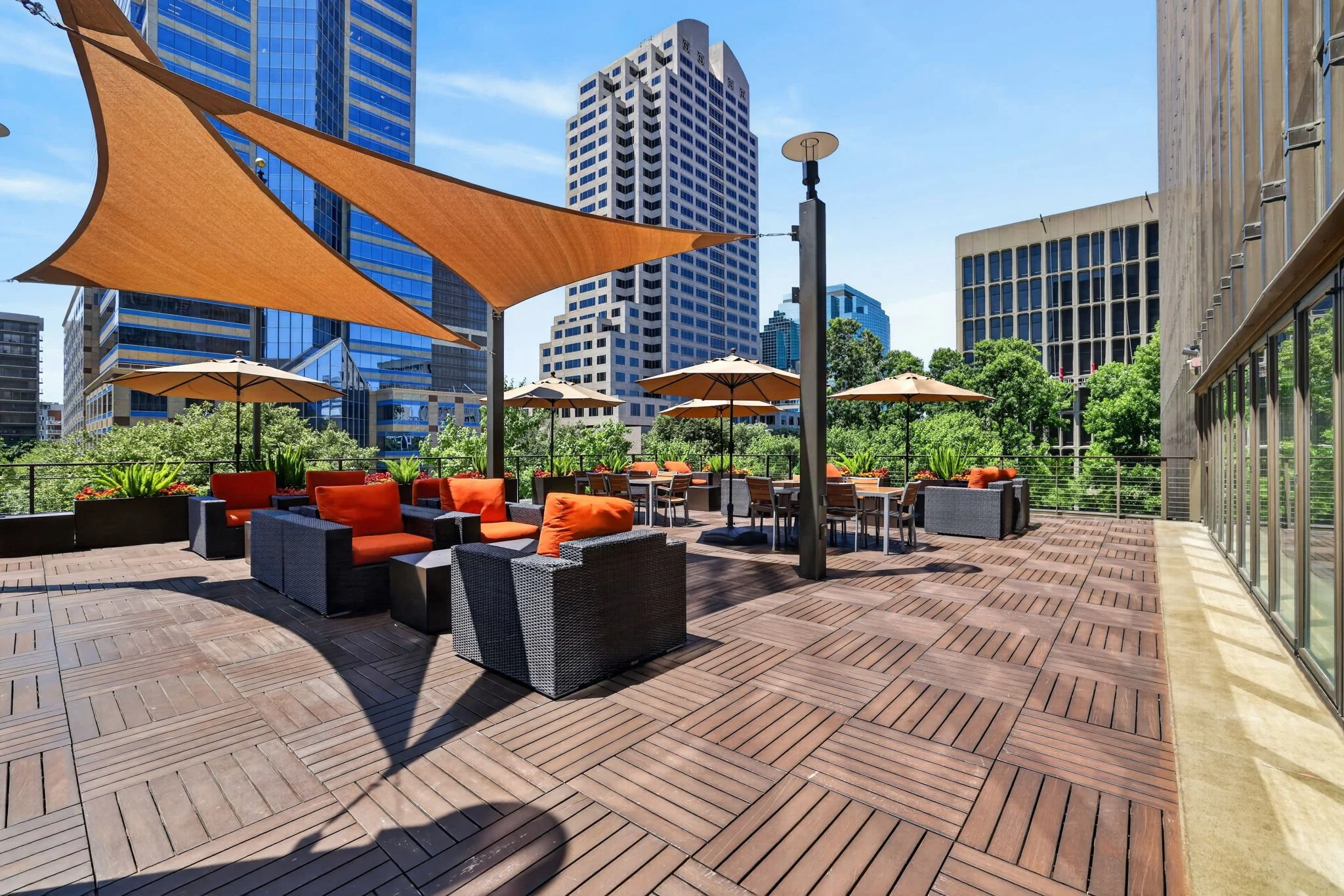 67-web-or-mls-555-capitol-mall.jpg