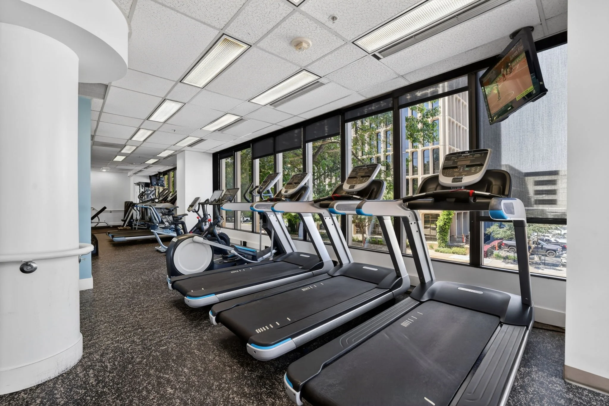 71-web-or-mls-555-capitol-mall.jpg