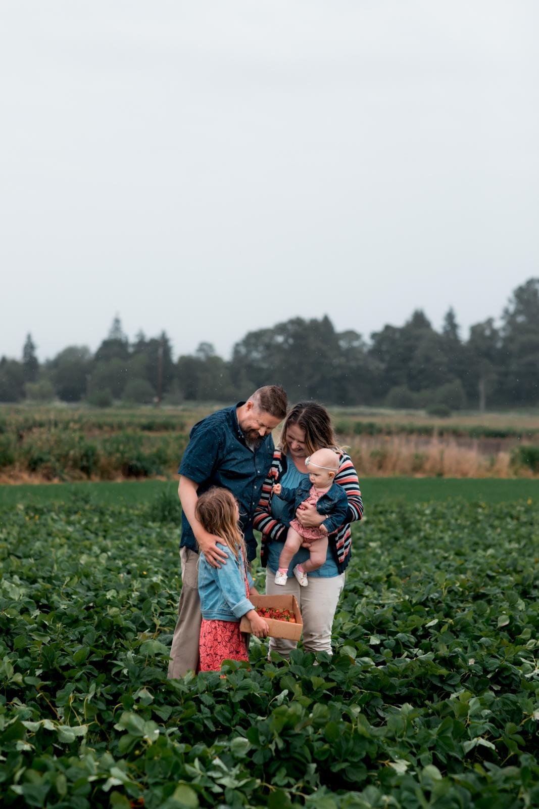 Snohomish lifestyle photographer - the best summer mini sessions in seattle