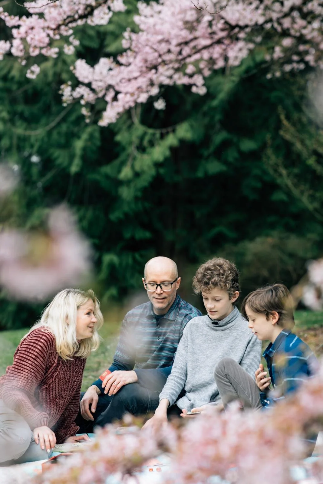 seattle lifestyle photographer - spring mini sessions