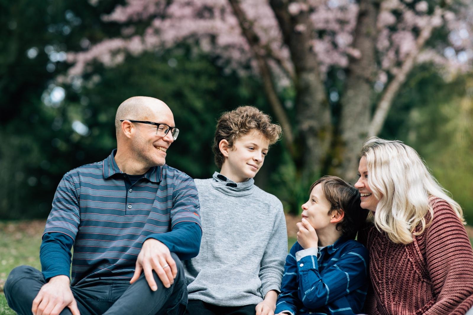 cherry blossom mini sessions - seattle lifestyle photographer