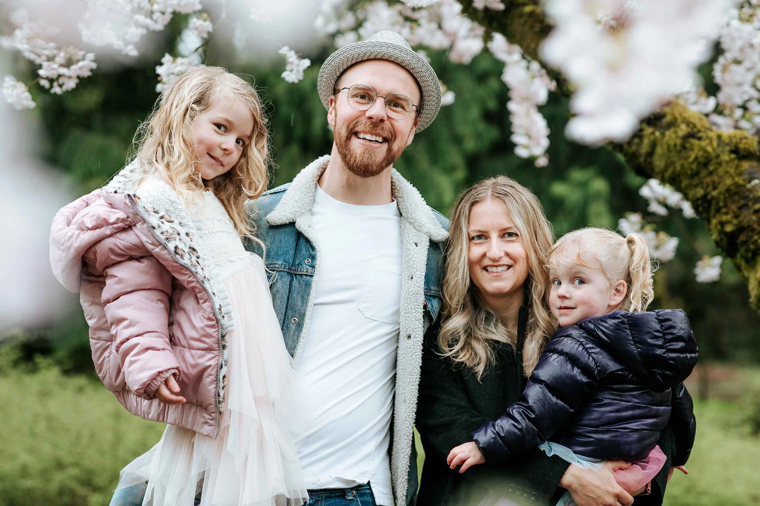 seattle lifestyle photographer - cherry blossom mini sessions