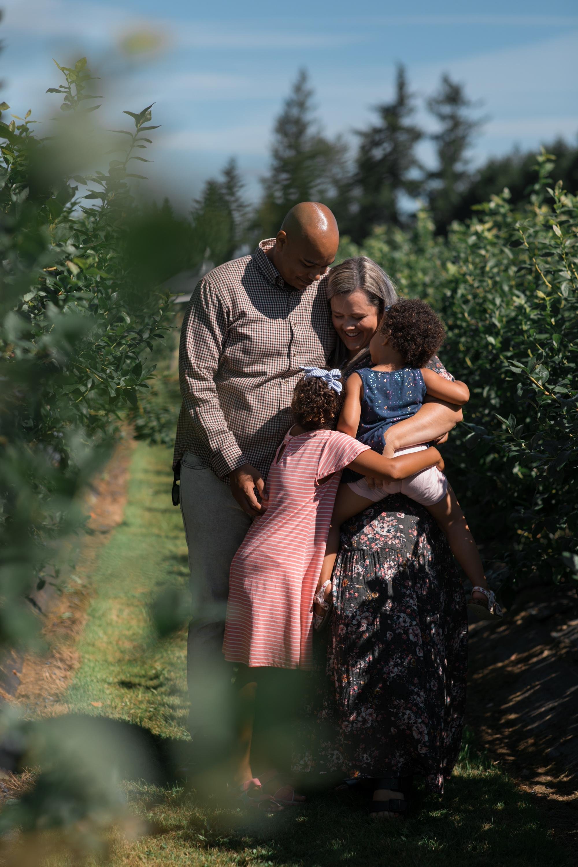 maple valley mini sessions - summer blueberry farm