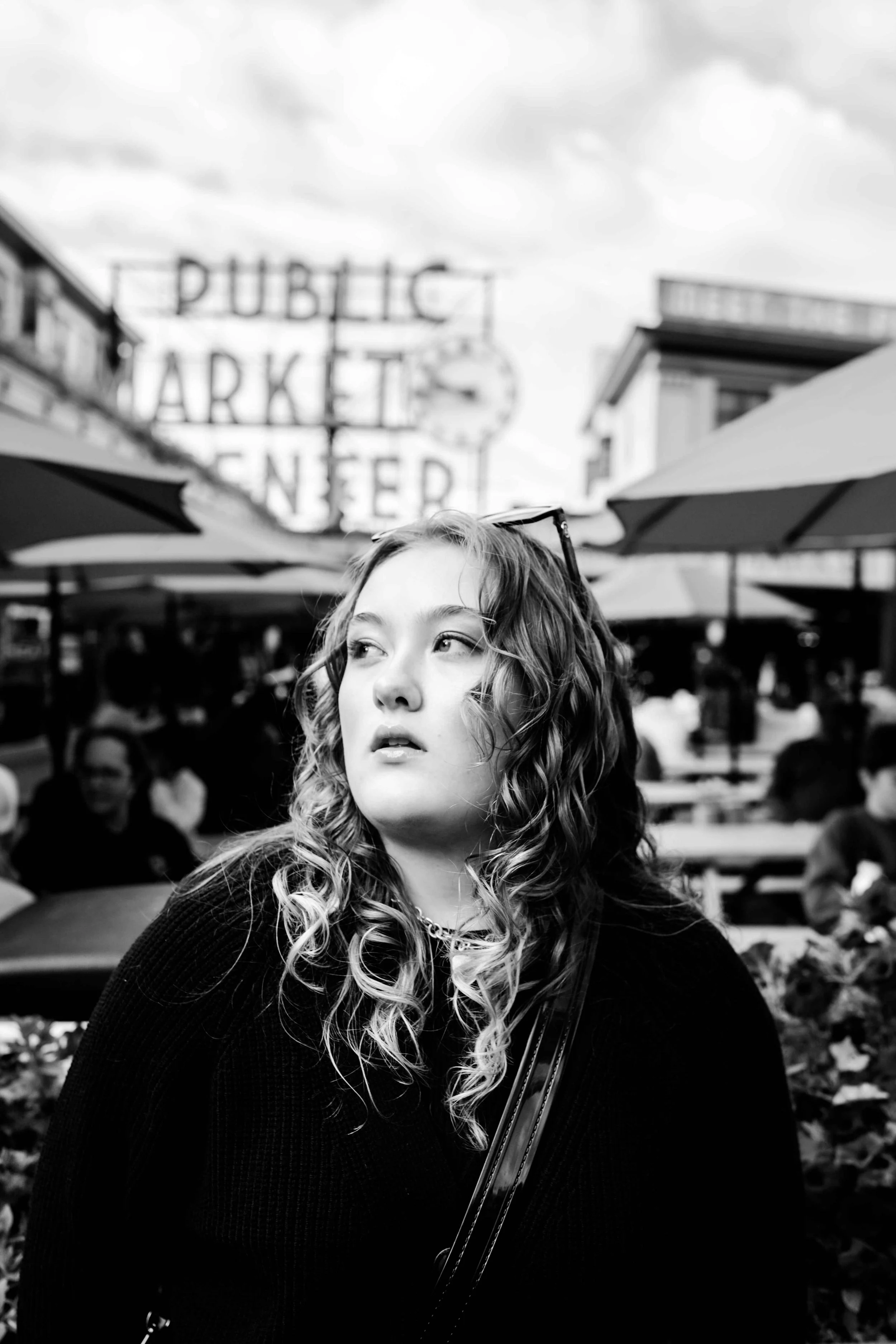 seattle senior portrait photographer - pike place