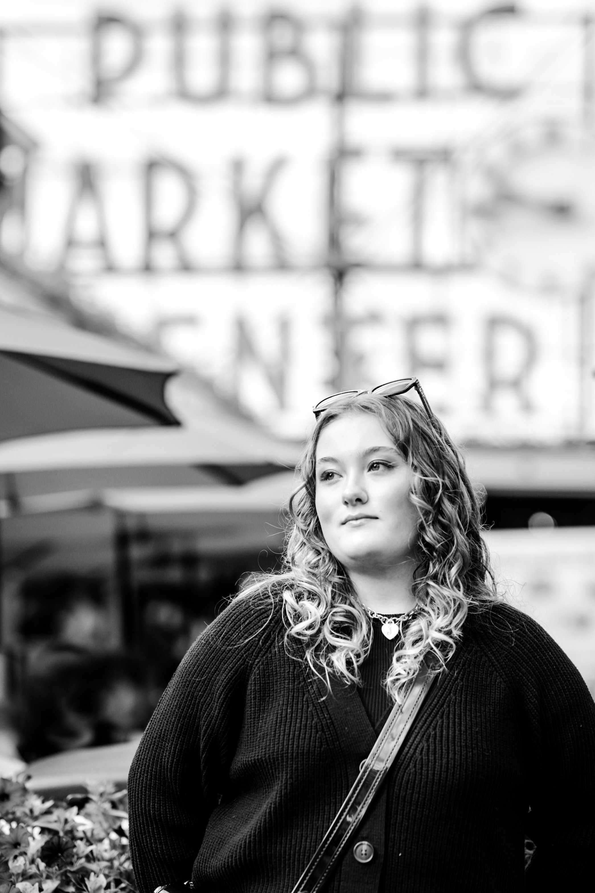 seattle senior portrait photography - pike place