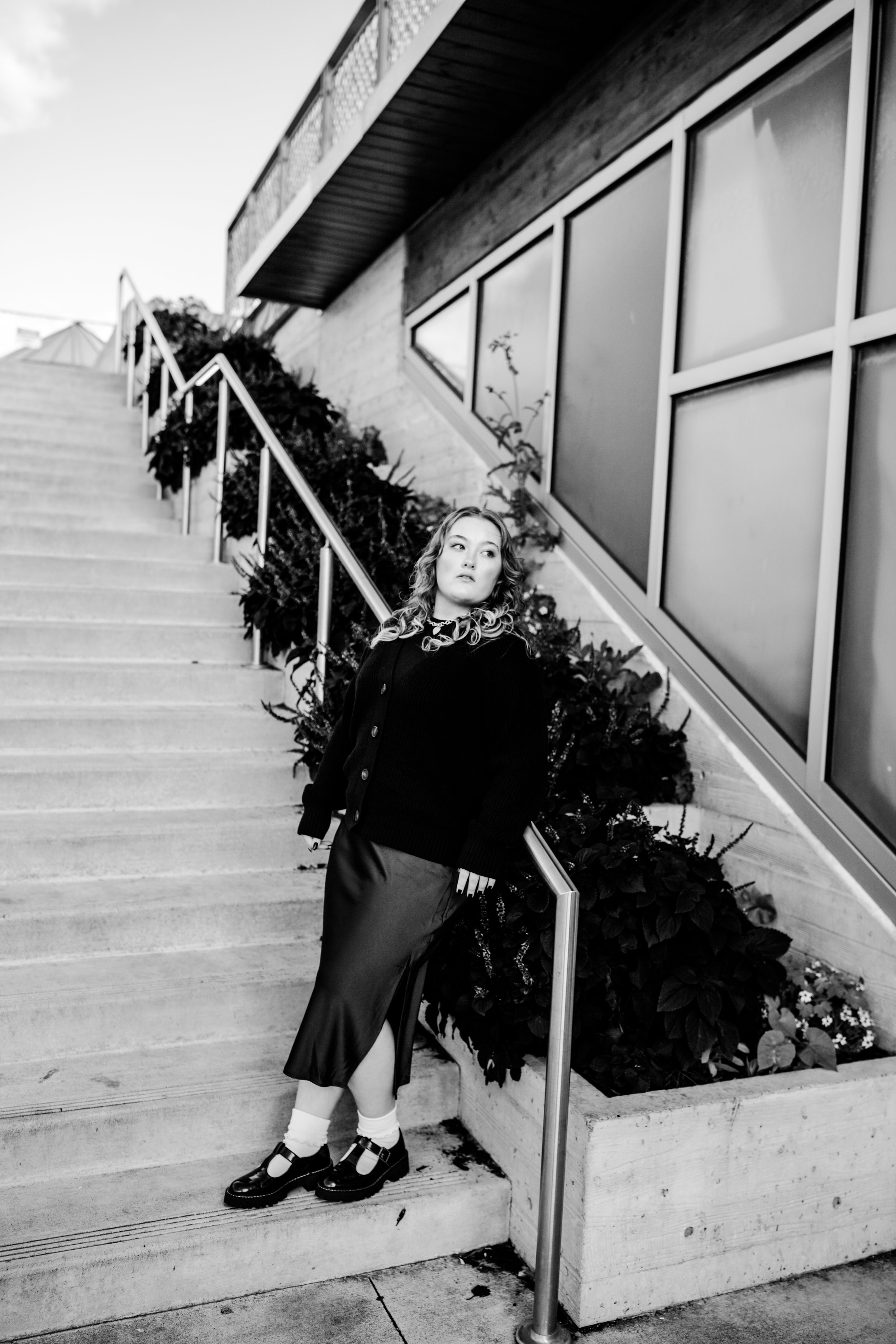 seattle senior portrait photography - pike place