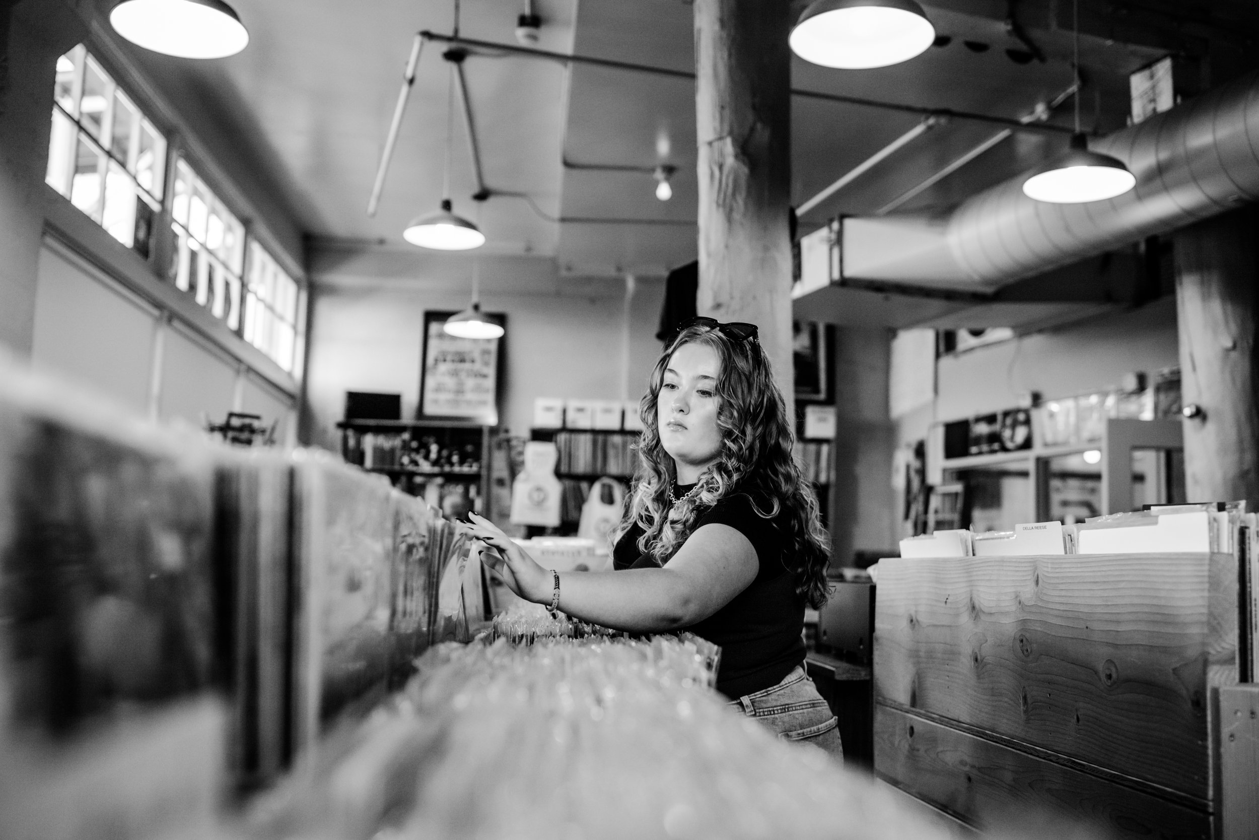 seattle senior portrait photography - pike place