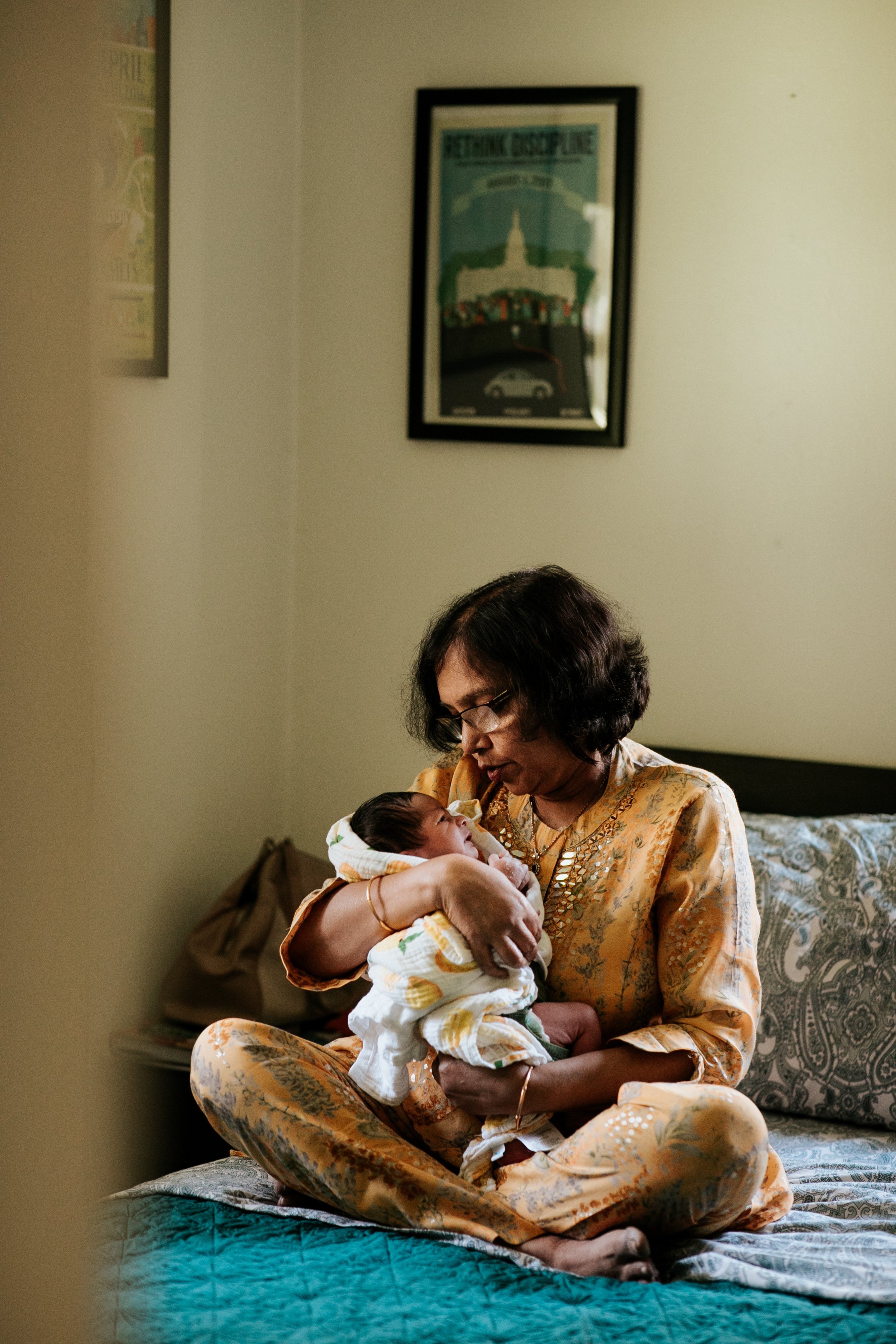 seattle newborn photographer - in home lifestyle