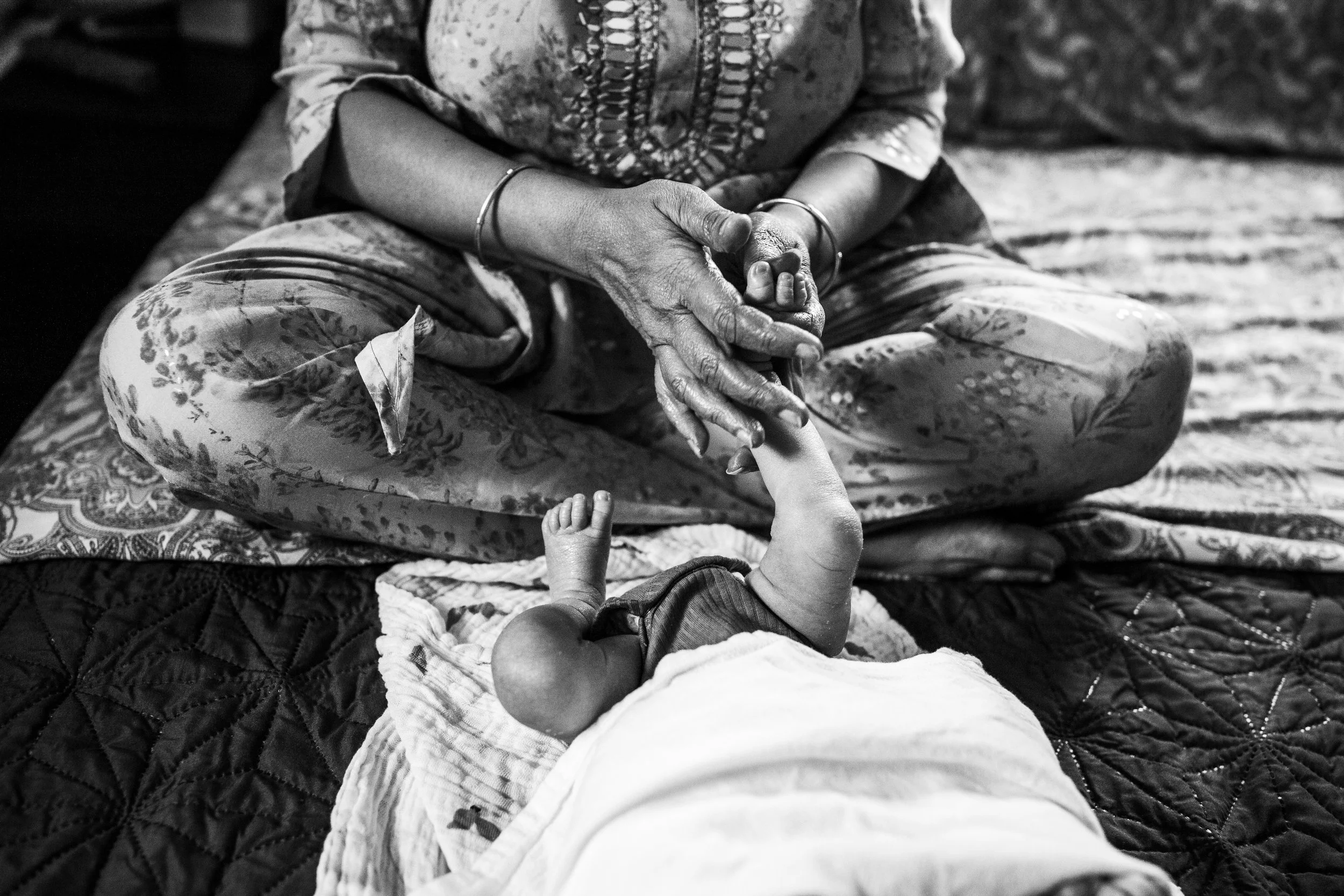 seattle newborn photographer - in home lifestyle