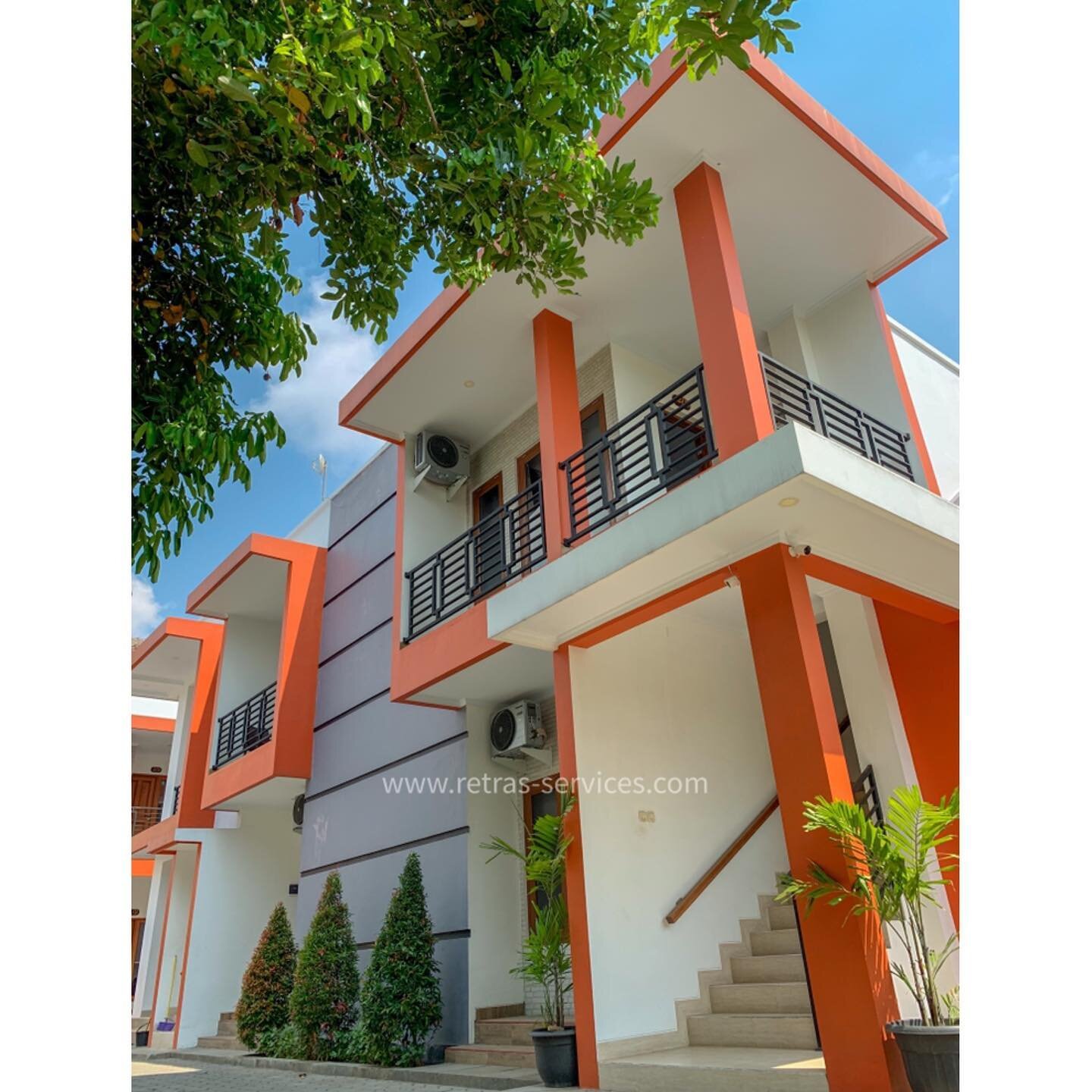 Cuma bayar sewa IDR 3,000,000/bulan kamu bisa tinggal di 1 unit apartment (maksimal 4 orang) dengan 2 kamar tidur (AC), living room, TV, pantry, kamar mandi dengan air panas, WiFi, house keeping 1x seminggu termasuk ganti sprei dan handuk; pokoknya k