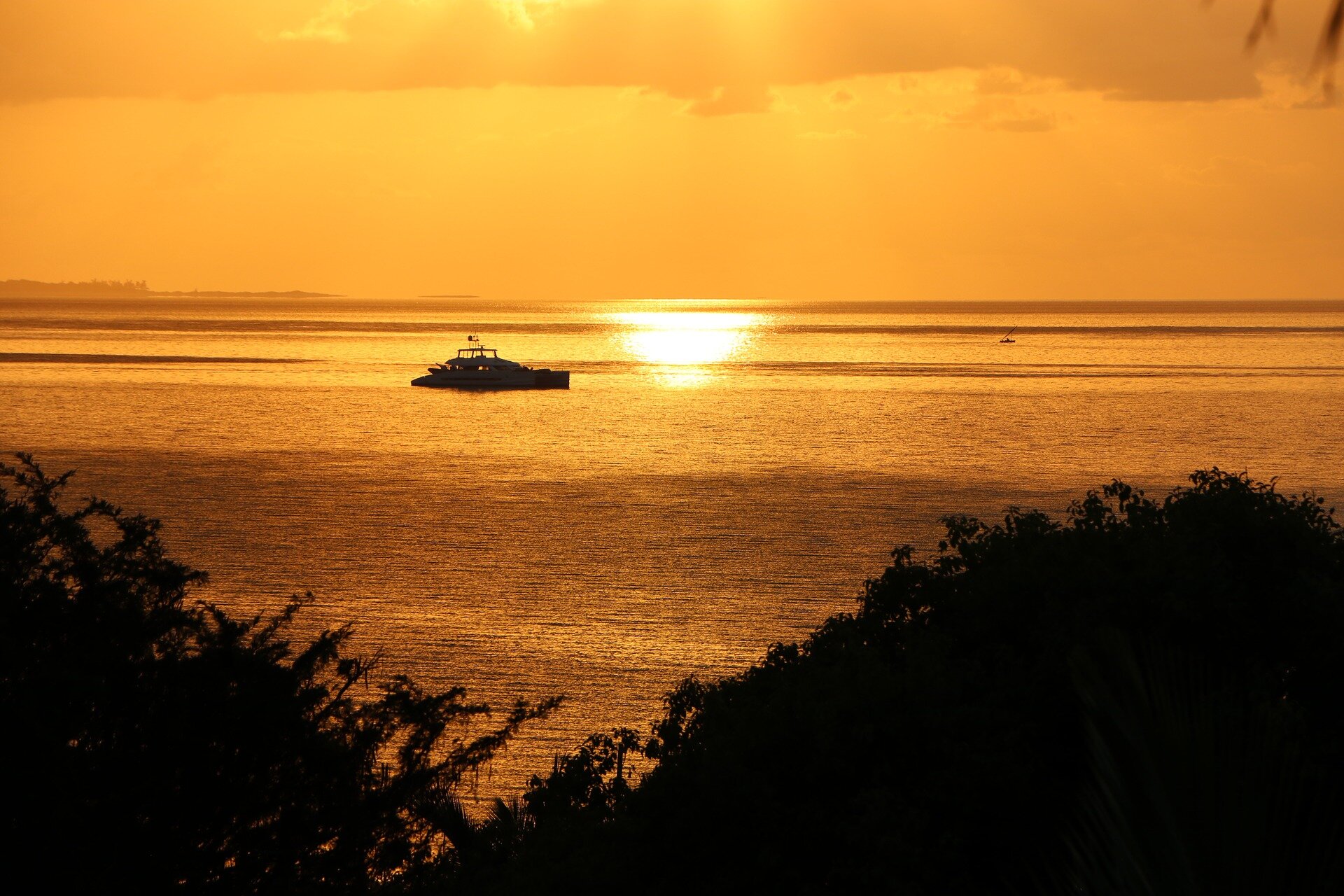 mozambique-sunrise-1742495_1920.jpg