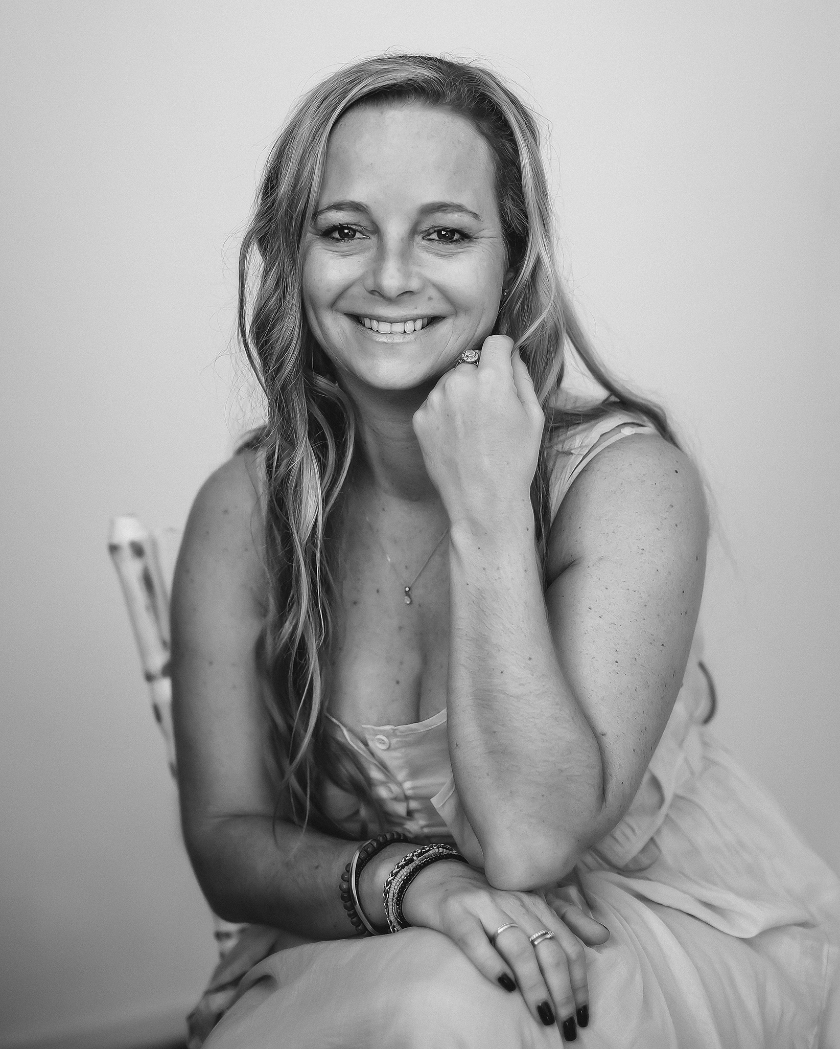 Emma & Fi-9907anc.jpg