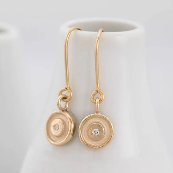 A Jewellery Degree Vs a Jewellery Diploma with Hayley Kruger (podcast episode) 