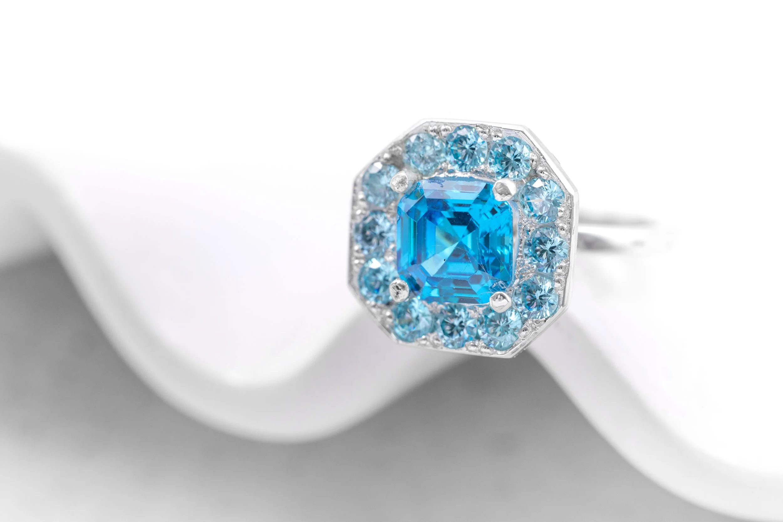 Micro Setting Jewellery: Tools, Techniques and Tips for Setting Small Stones